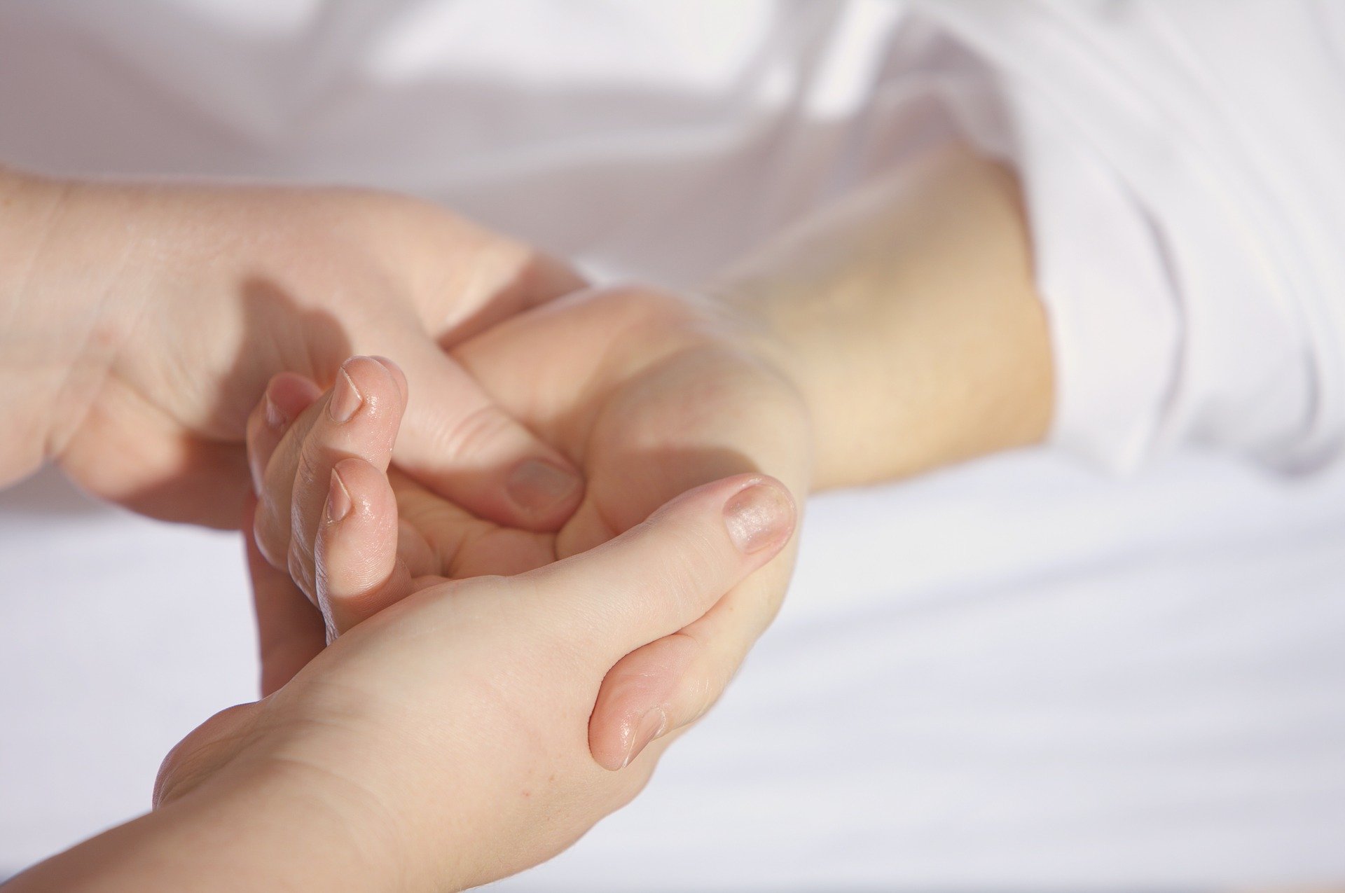 Kosmetik-Burdinski-handmassage